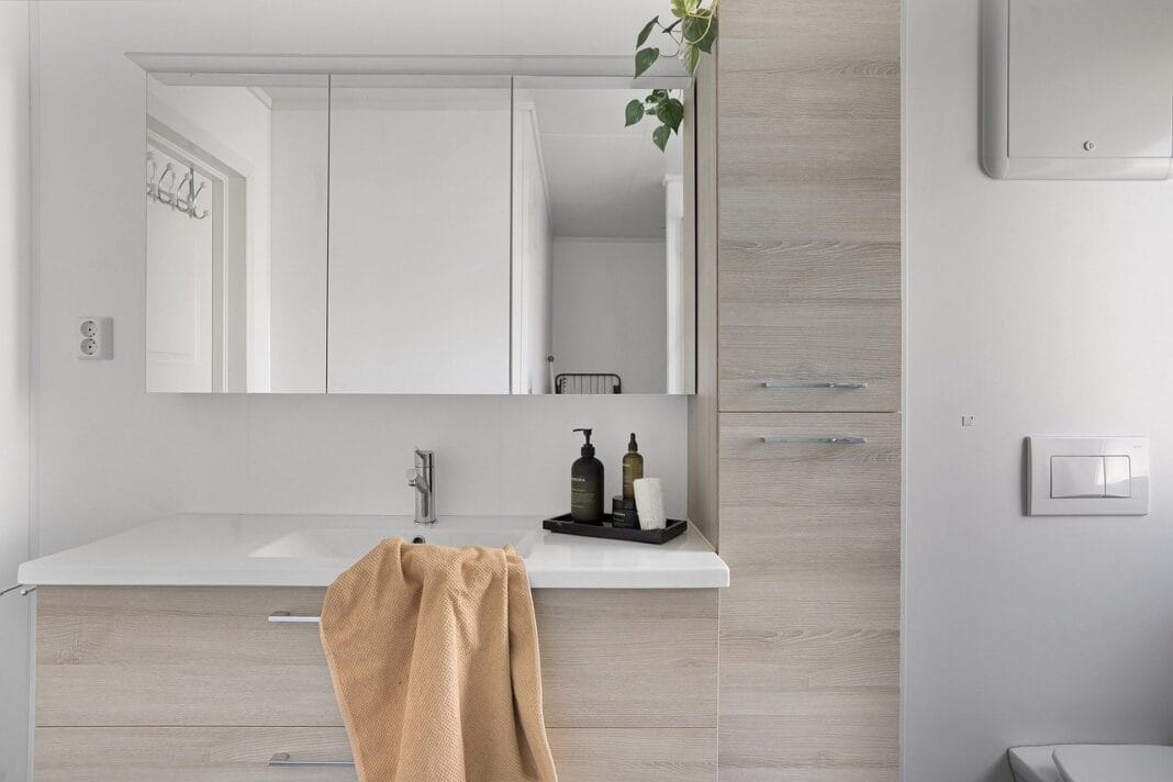 bathroom-8442828_1280